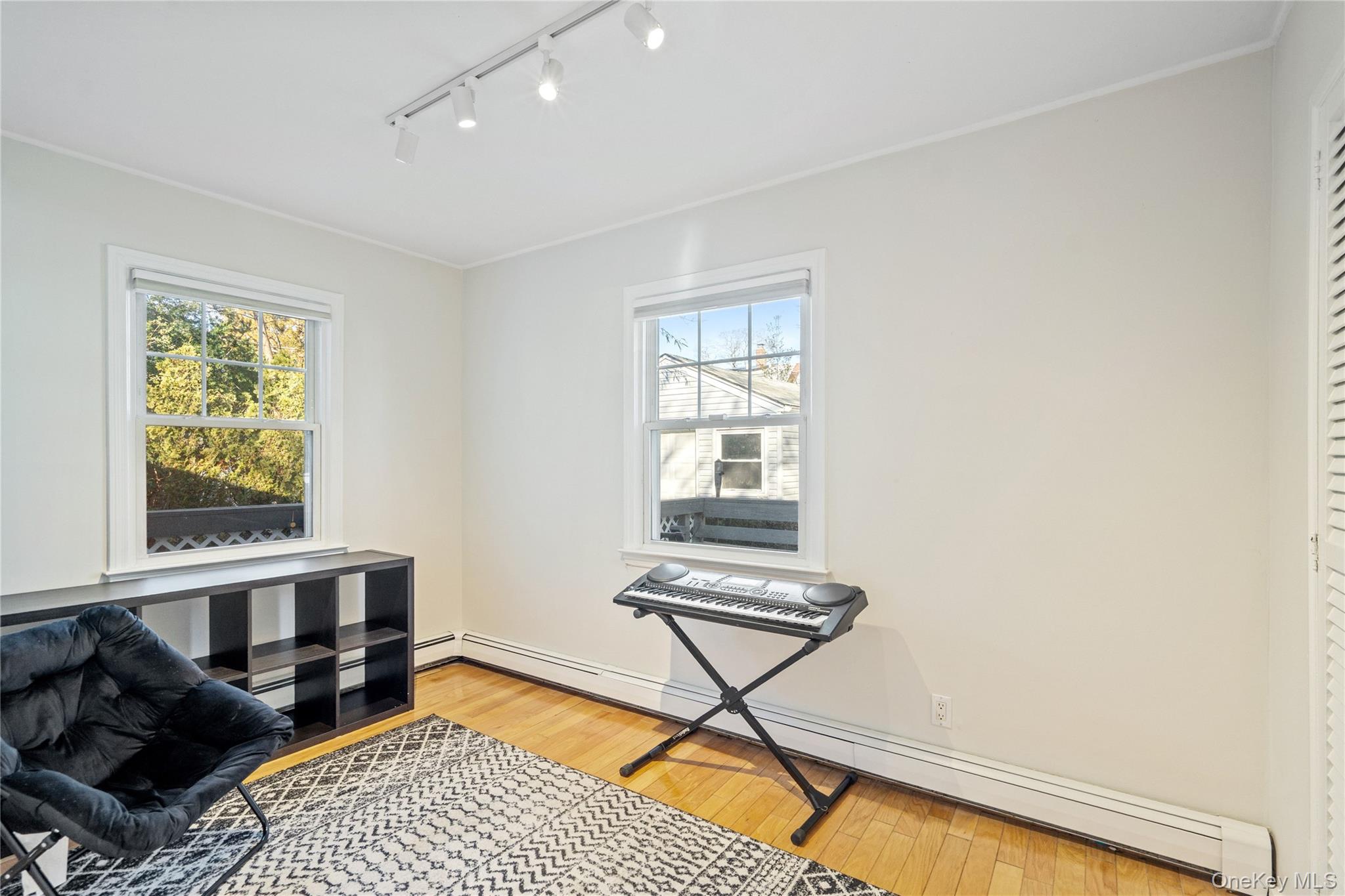 23 Harvard Street, Roslyn Heights, NY 11577