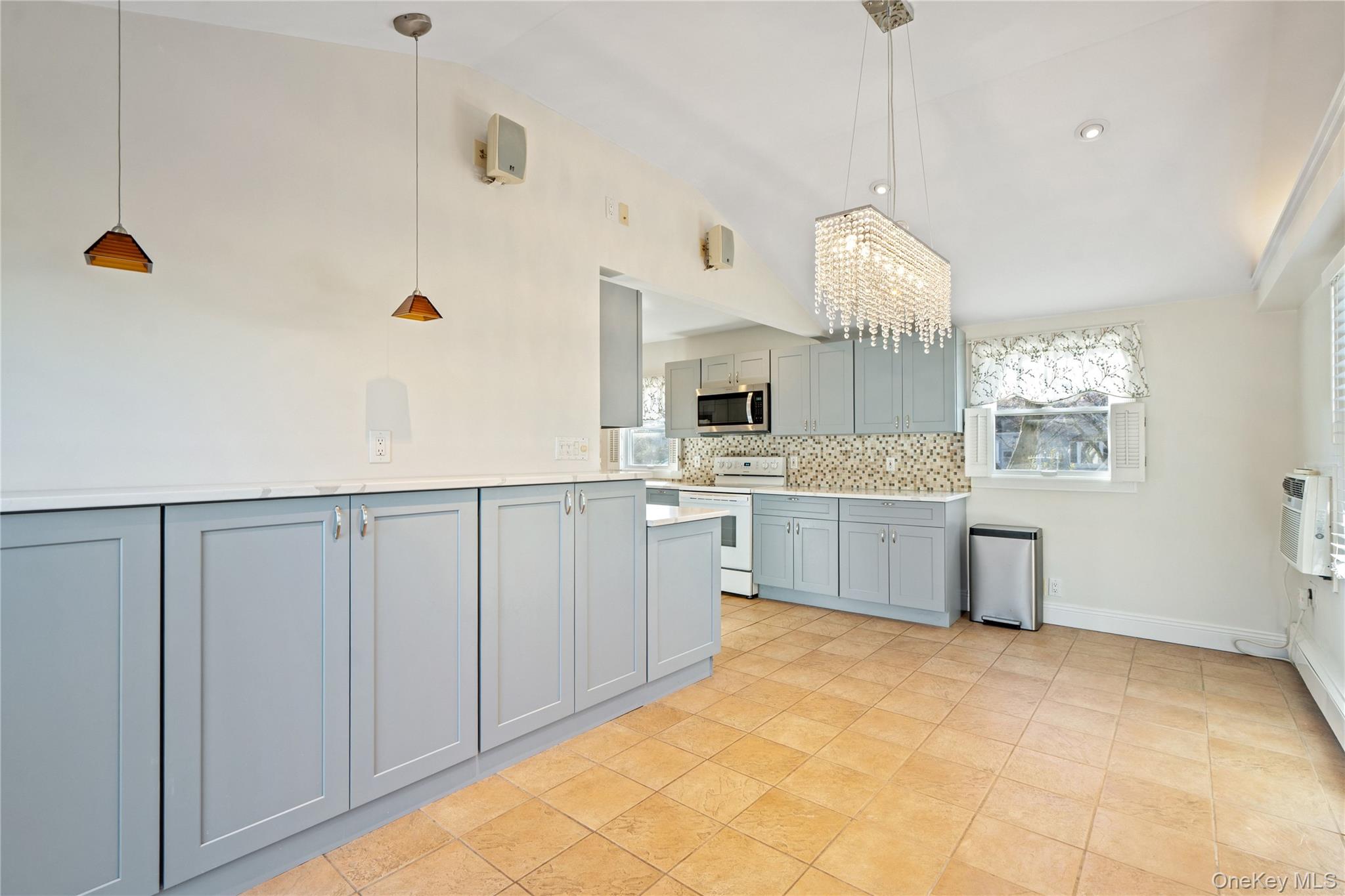 23 Harvard Street, Roslyn Heights, NY 11577