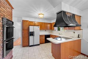 16 Fernglade Court, Chester, NY 10918