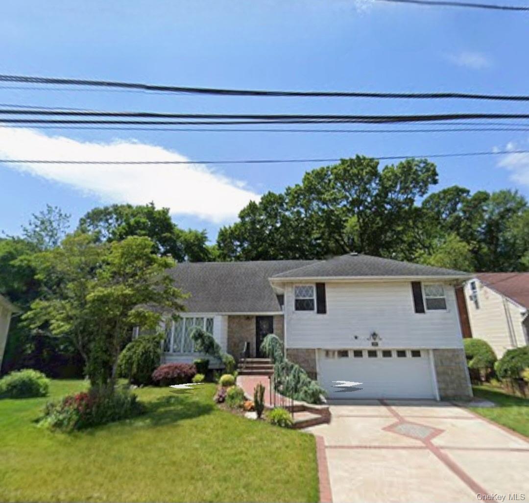 27 Wilbur Lane, Roosevelt, NY 11575