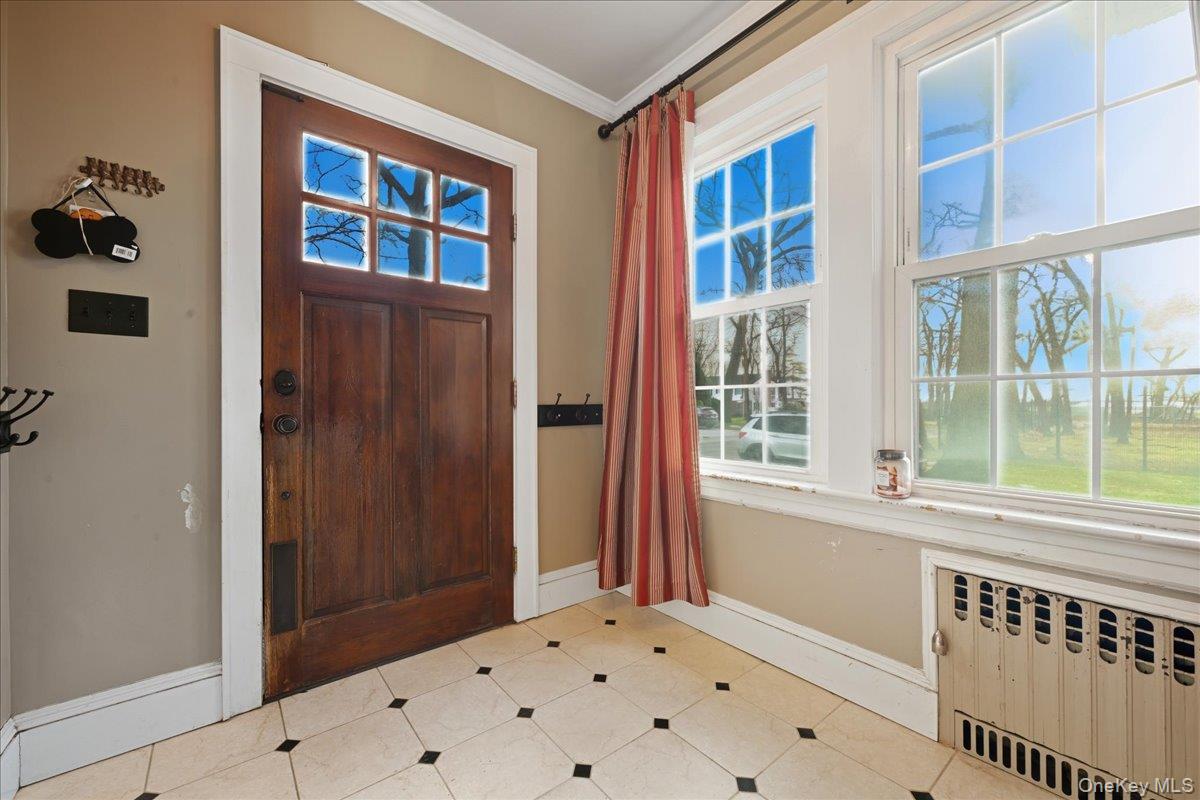 70 Larch Avenue, Floral Park, NY 11001