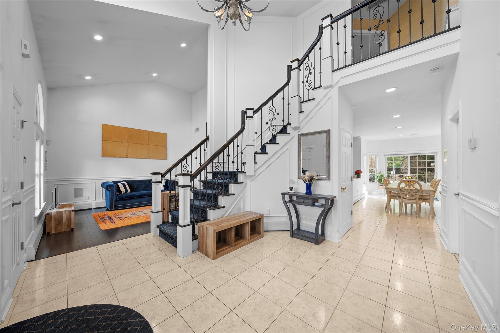 7 Park View Lane, Lake Grove, NY 11755