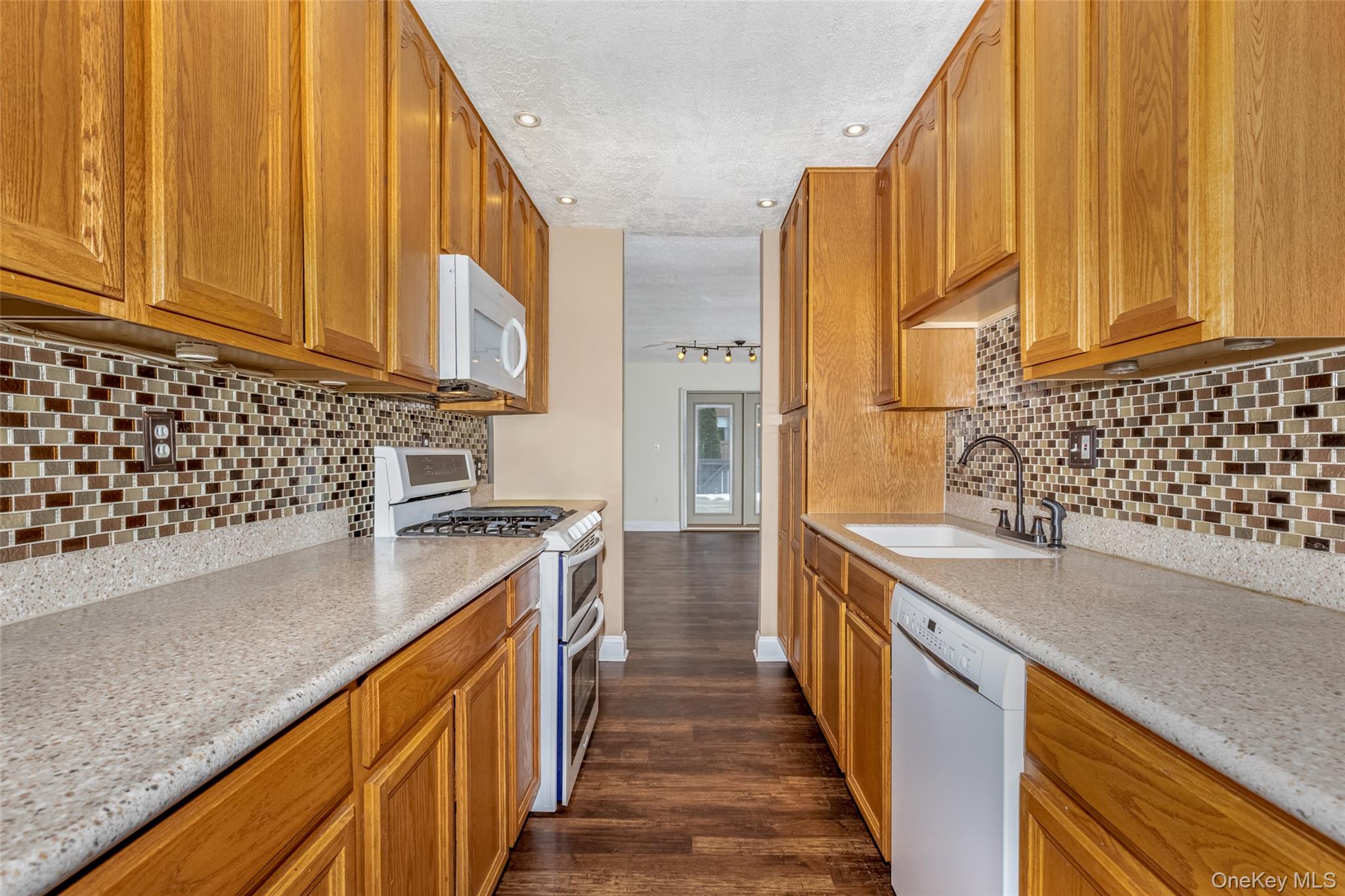 1907 Magnolia Walk, Poughkeepsie, NY 12603