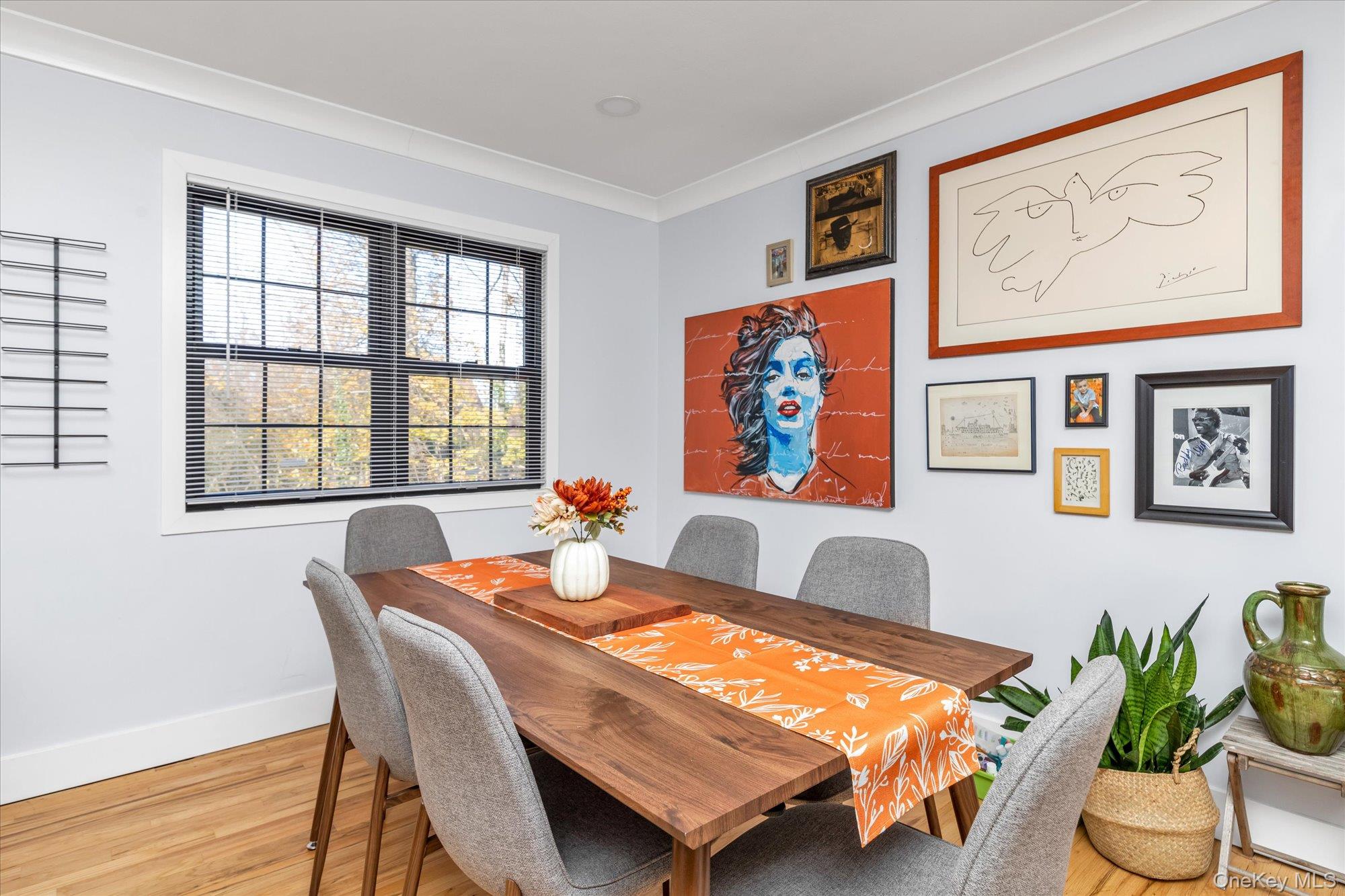 4 Finch Place # Upper, Huntington, NY 11743