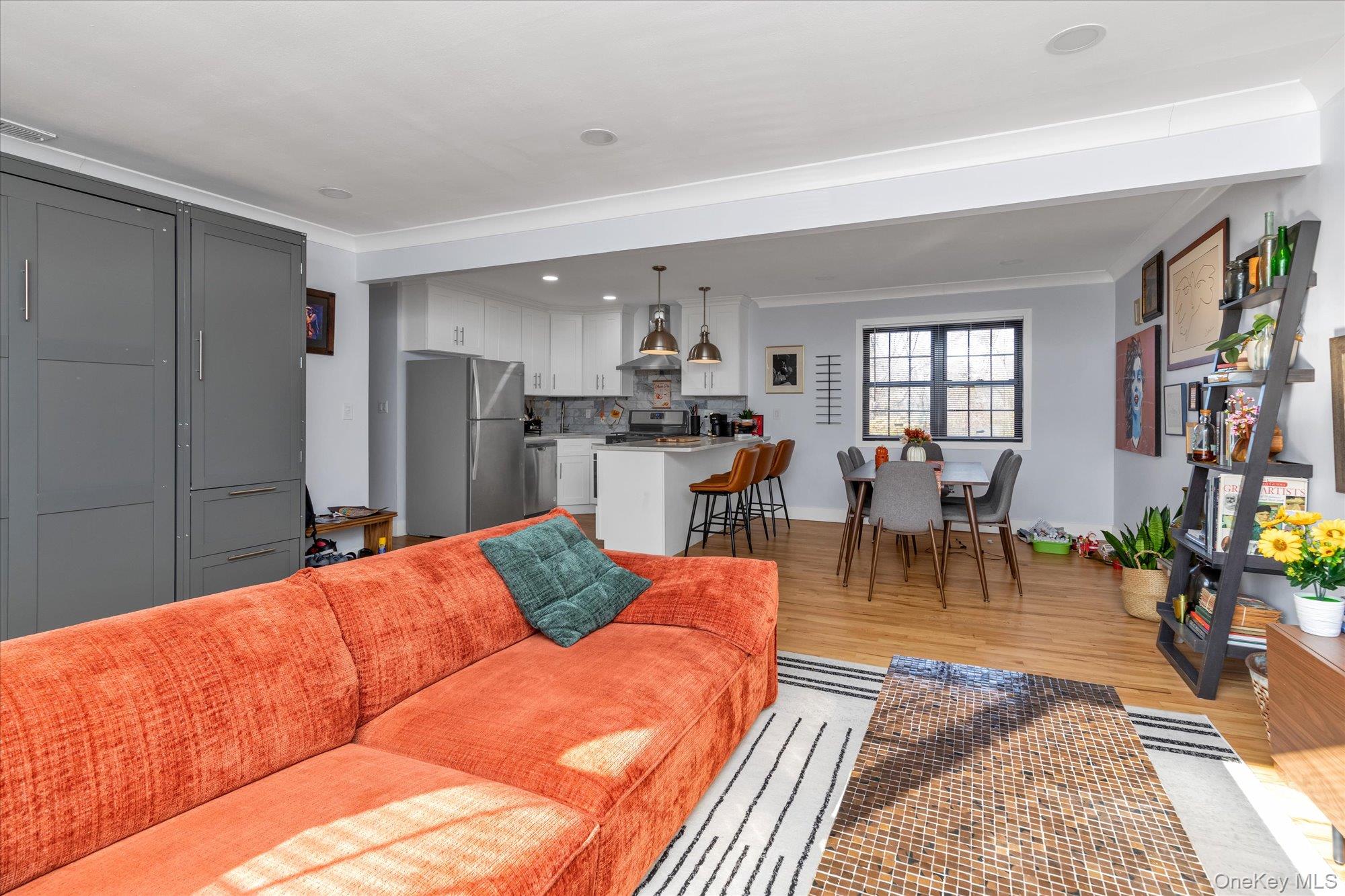 4 Finch Place # Upper, Huntington, NY 11743