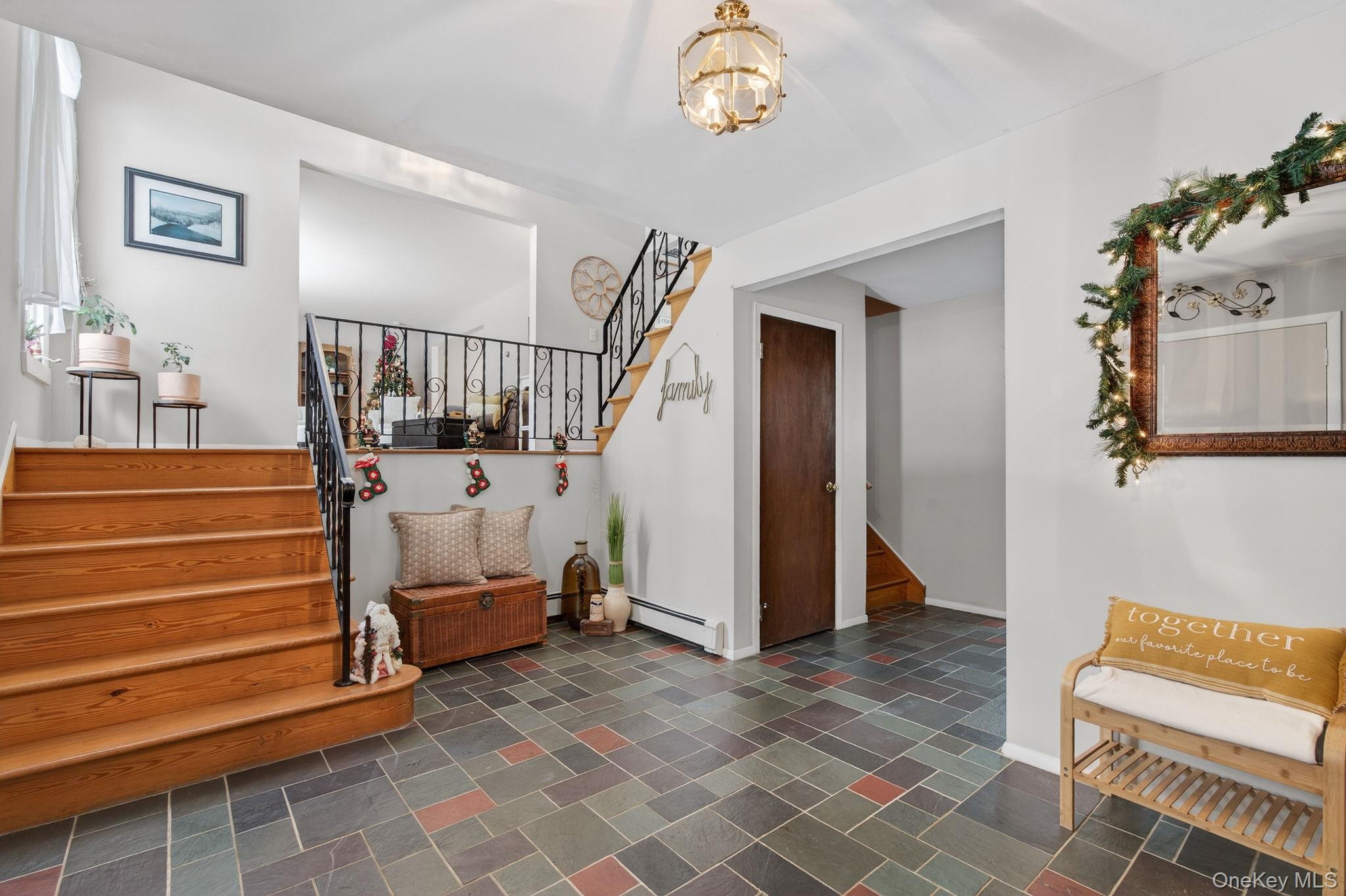 15 Royal Oak Road, Stone Ridge, NY 12484