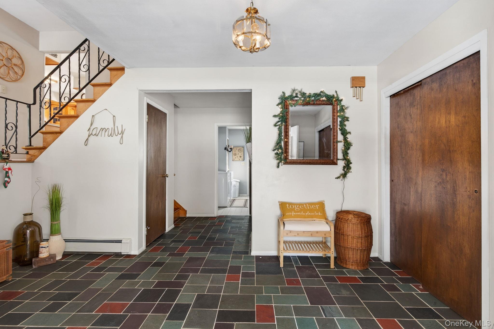 15 Royal Oak Road, Stone Ridge, NY 12484