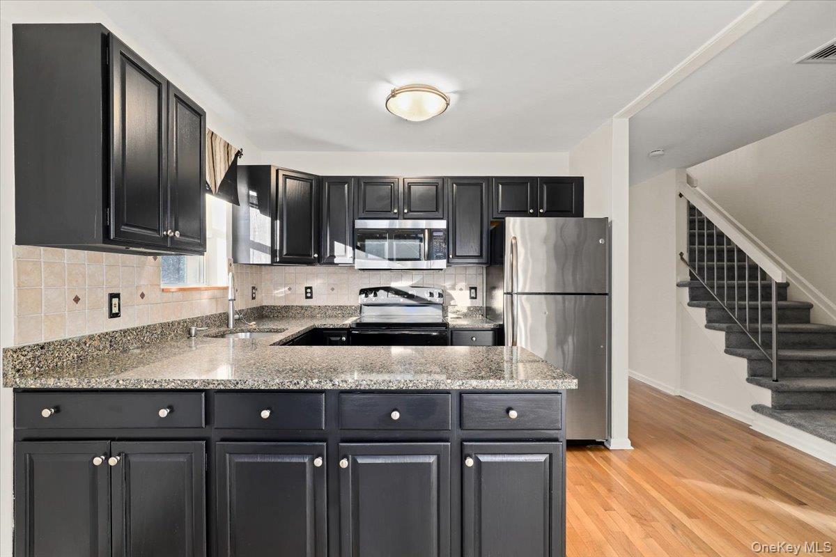 51 Hemlock Circle, Peekskill, NY 10566