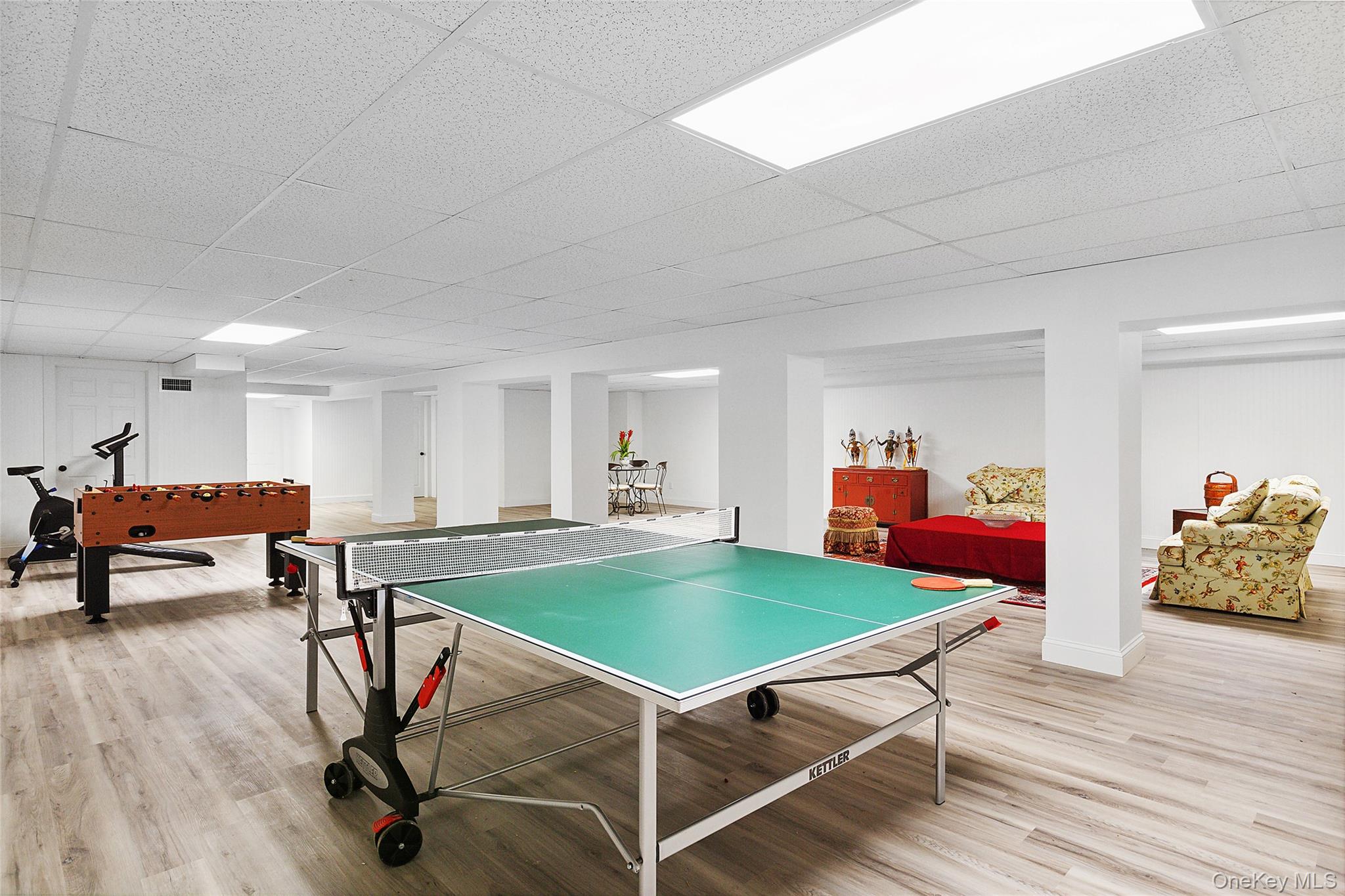 1 Terrys Trail, East Hampton, NY 11937