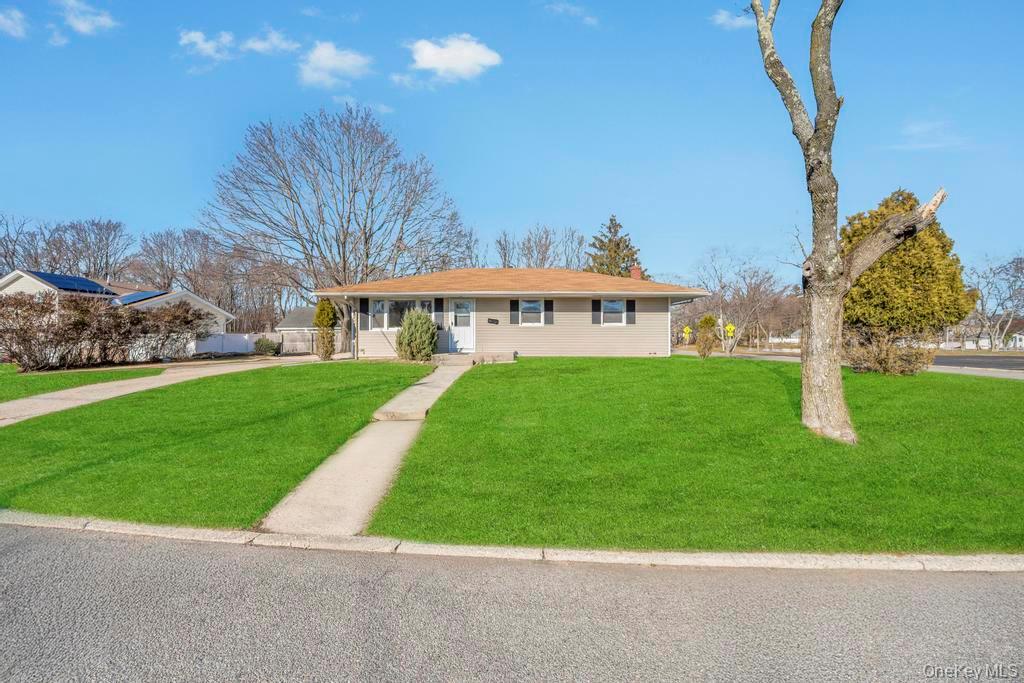 3 Radburn Lane, Port Jefferson Station, NY 11776