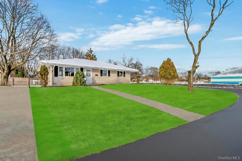 3 Radburn Lane, Port Jefferson Station, NY 11776