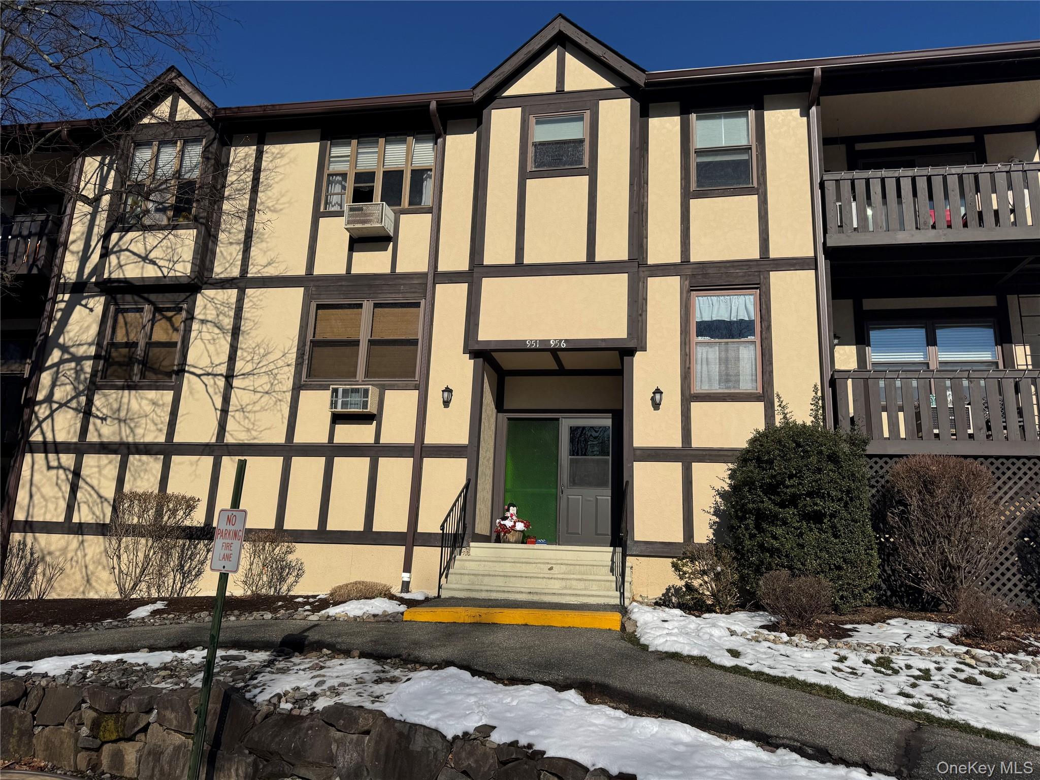 952 Sierra Vista Lane, Valley Cottage, NY 10989