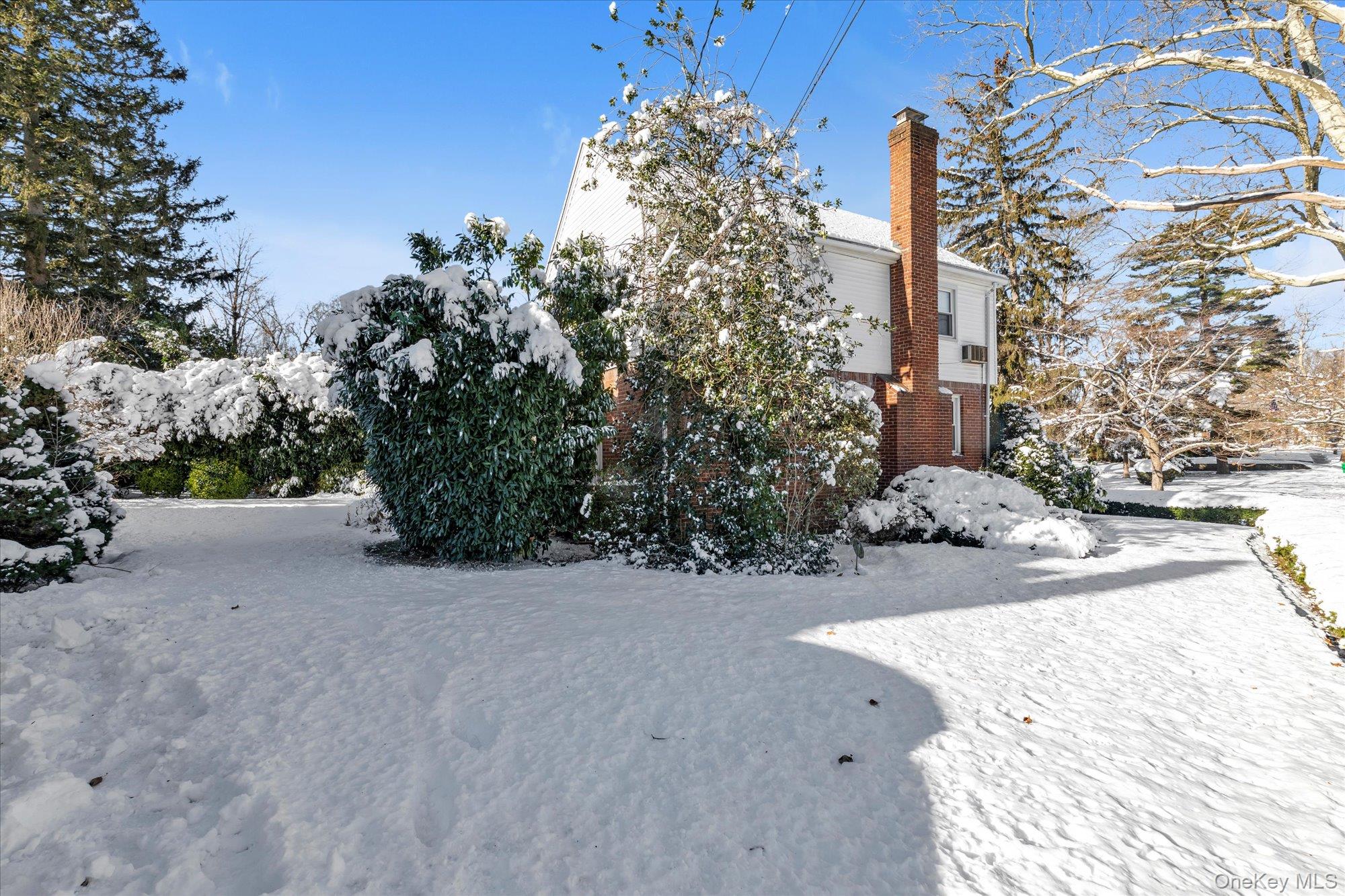 22 Hathaway Drive, Garden City, NY 11530