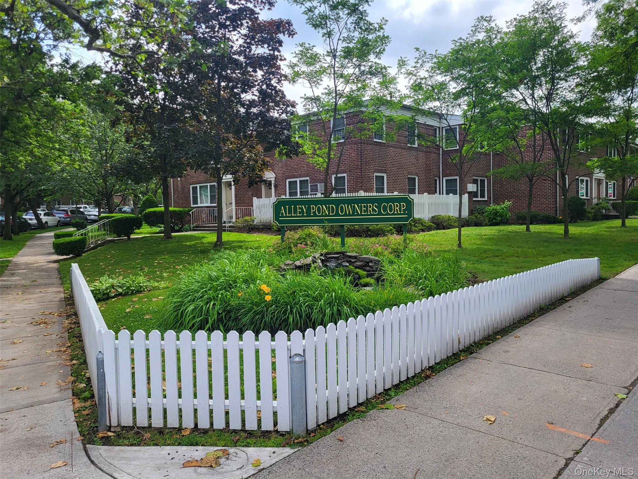 224-23 Kingsbury Avenue # B, Oakland Gardens, NY 11364