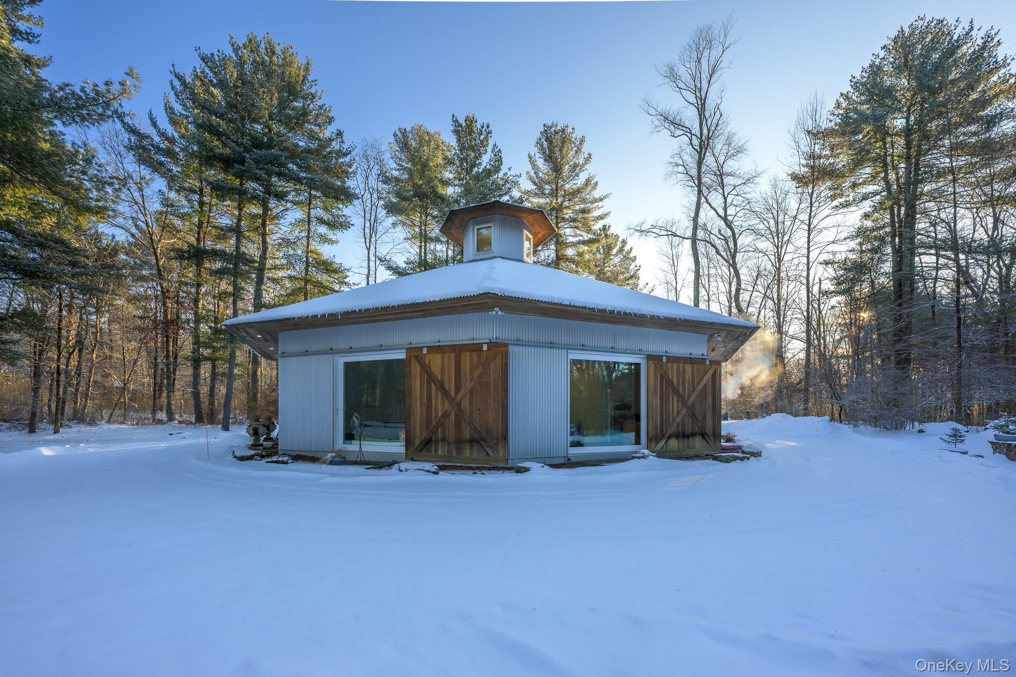 401 Collins Street, Hillsdale, NY 12529