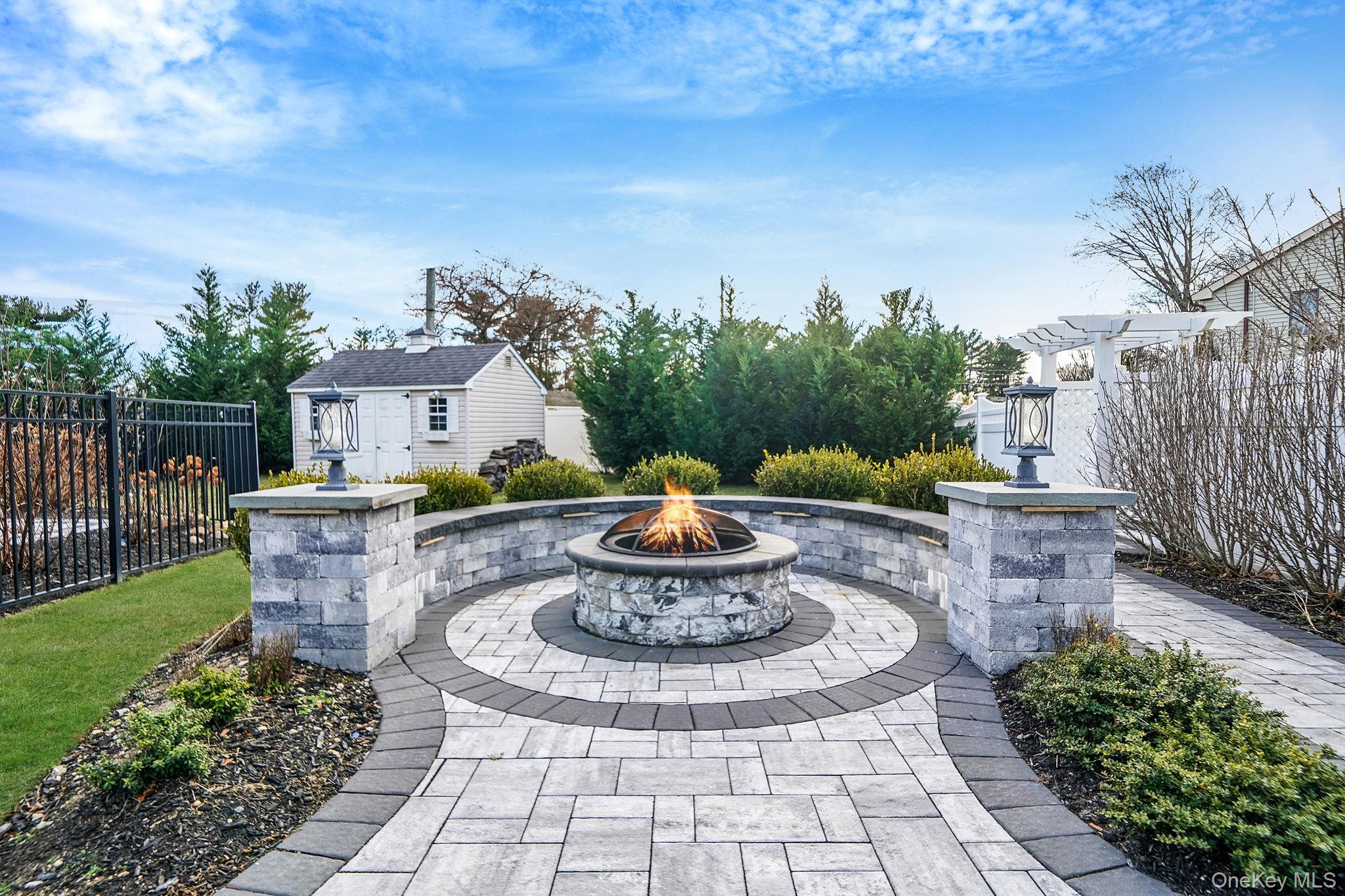 10 Pickwick Court, Stony Brook, NY 11790