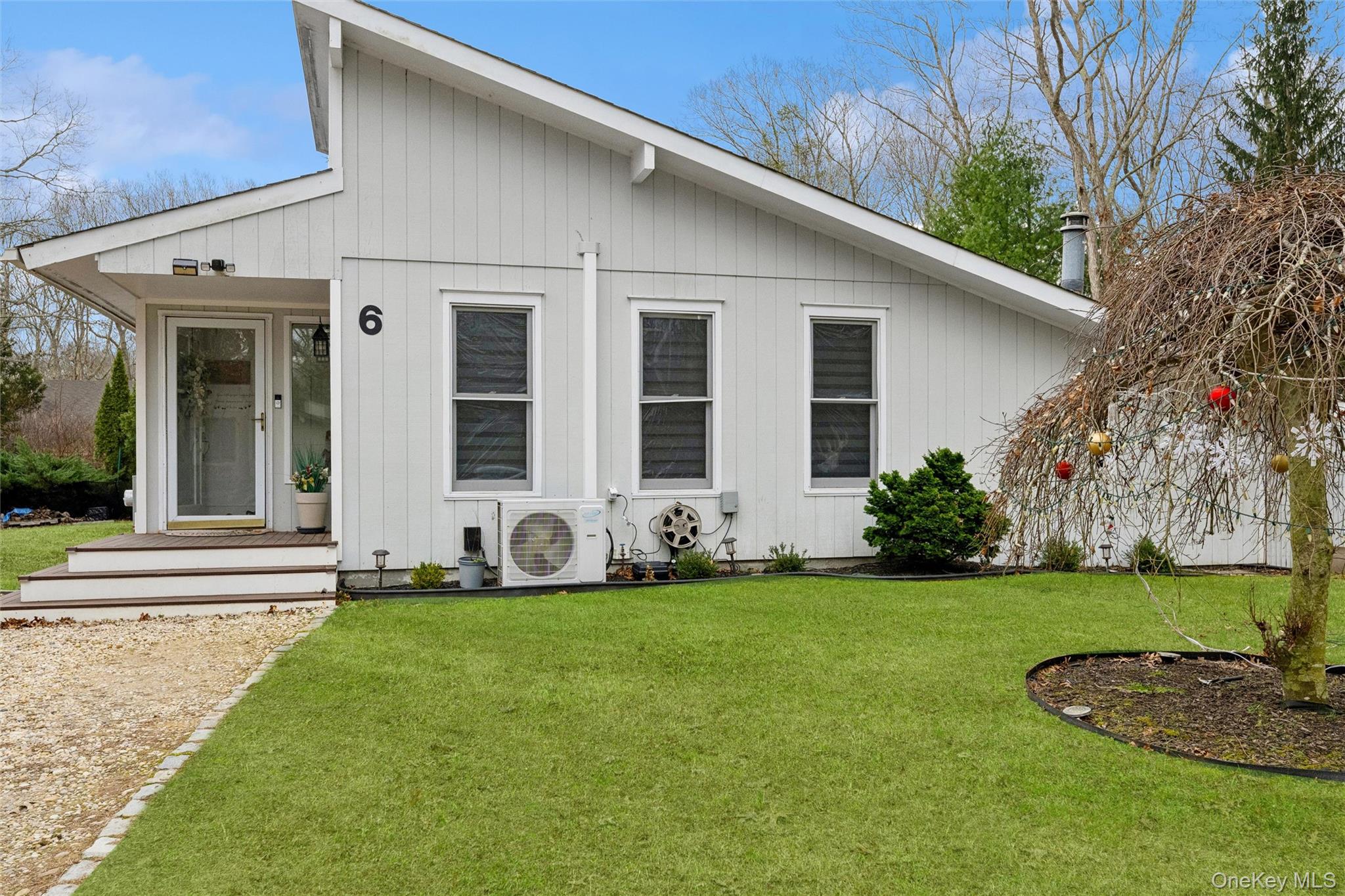 6 Montauk Boulevard, East Hampton, NY 11937