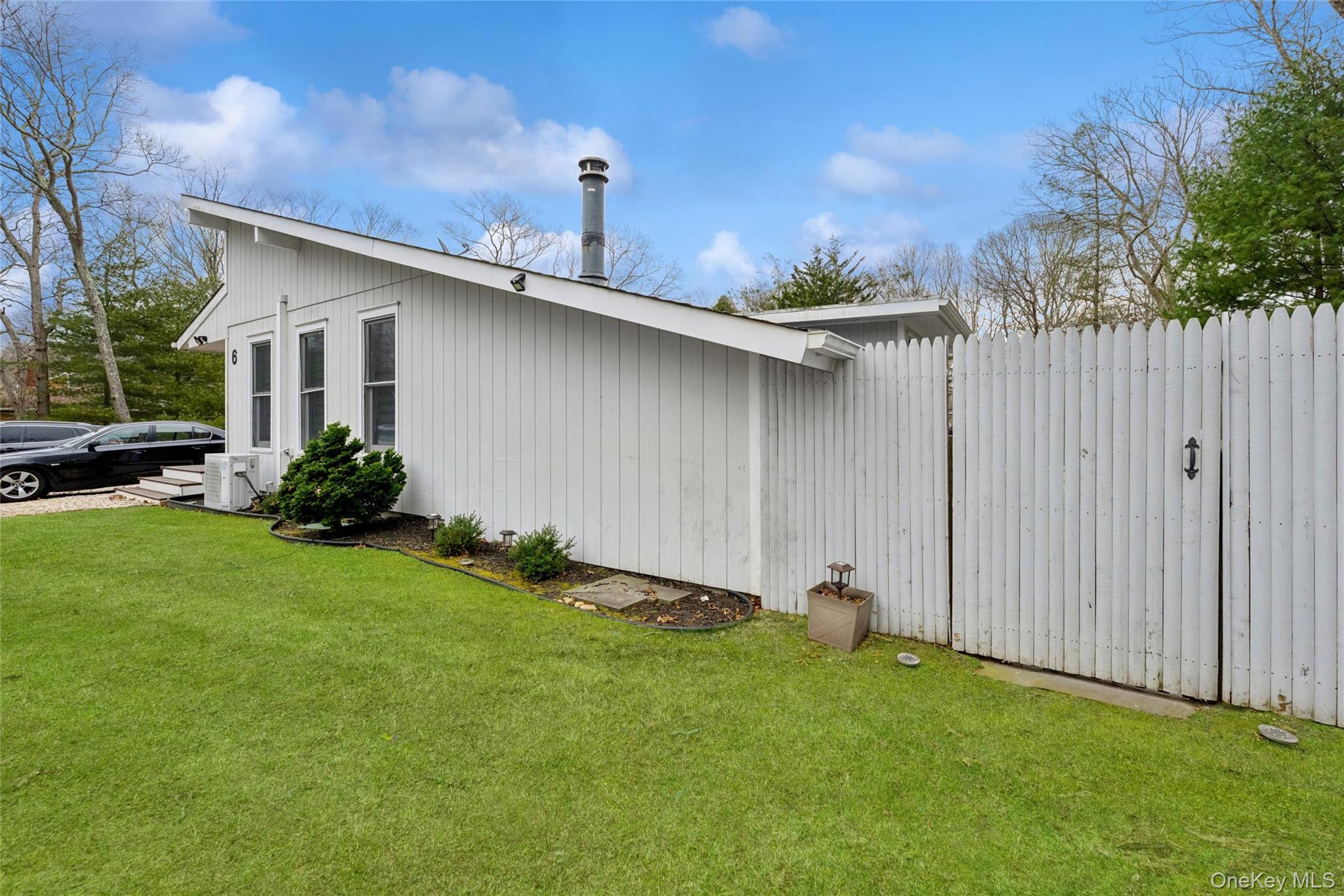 6 Montauk Boulevard, East Hampton, NY 11937