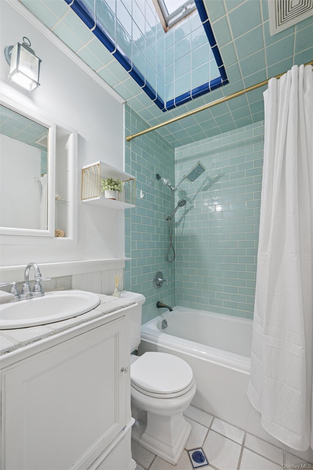 6 Montauk Boulevard, East Hampton, NY 11937