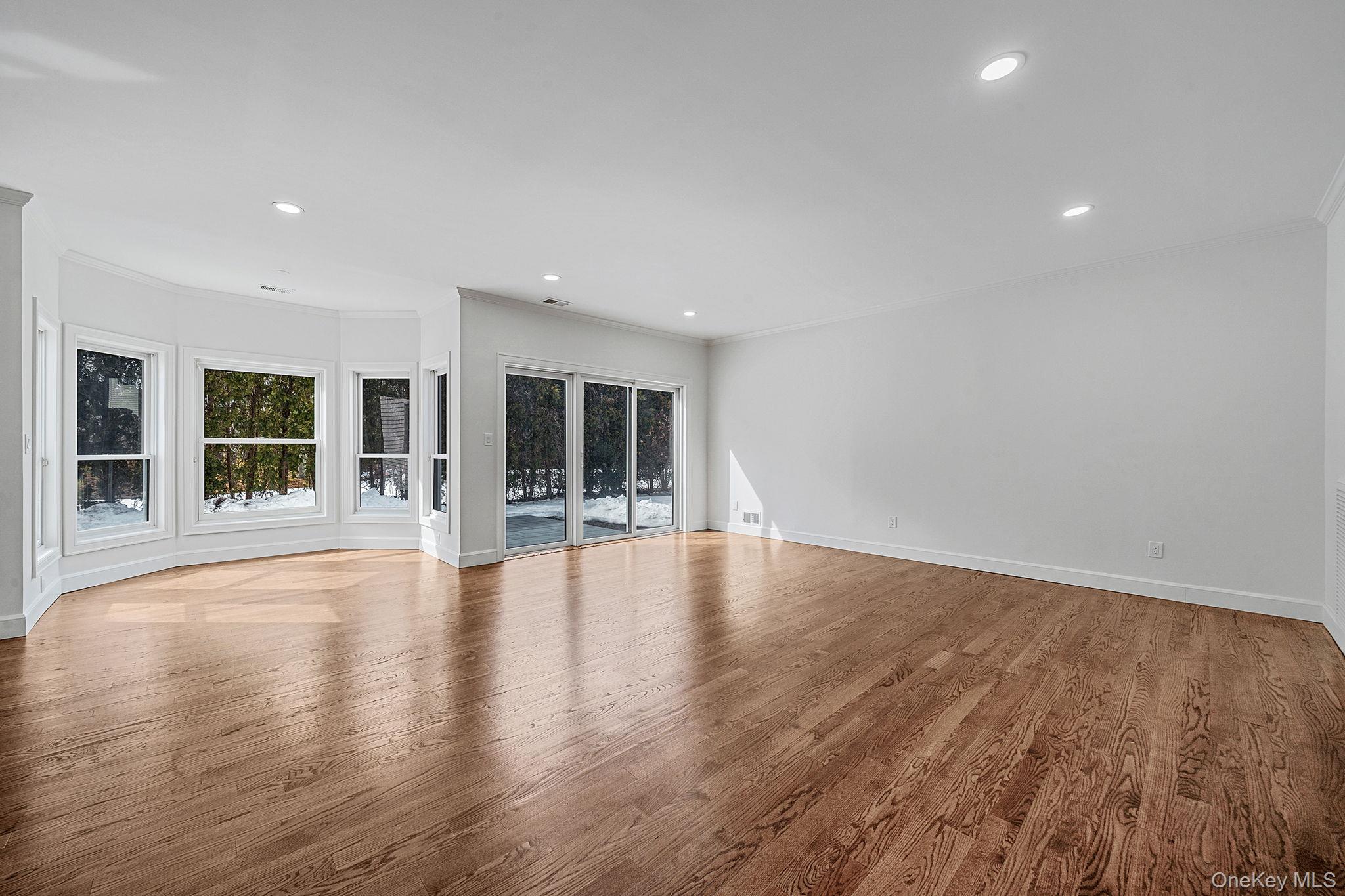 118 Fairway View Drive # 118, Commack, NY 11725