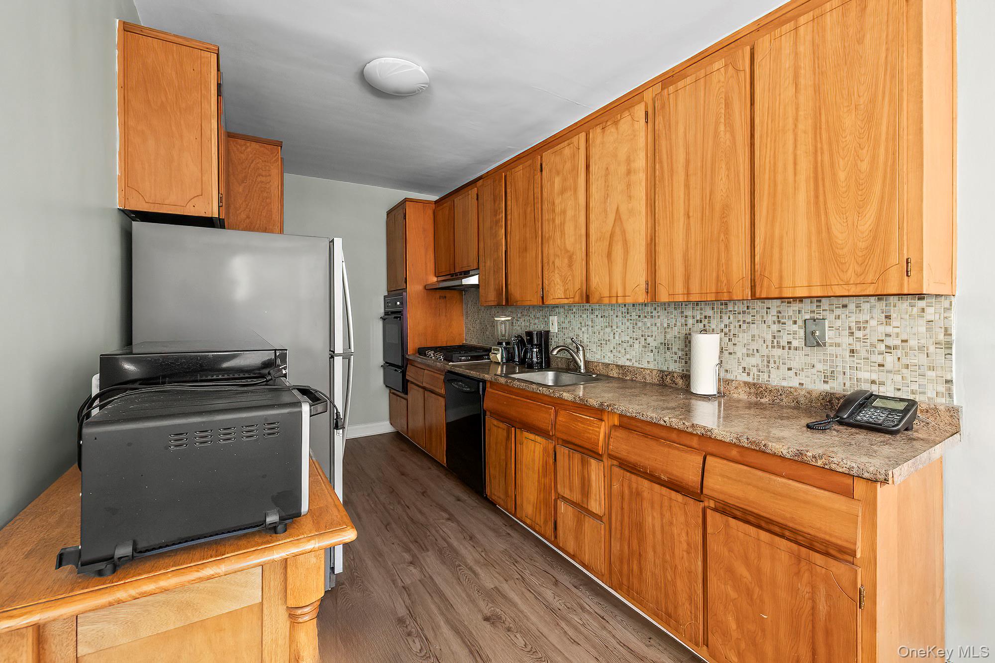 1015 Old Post Road # 2H, Mamaroneck, NY 10543