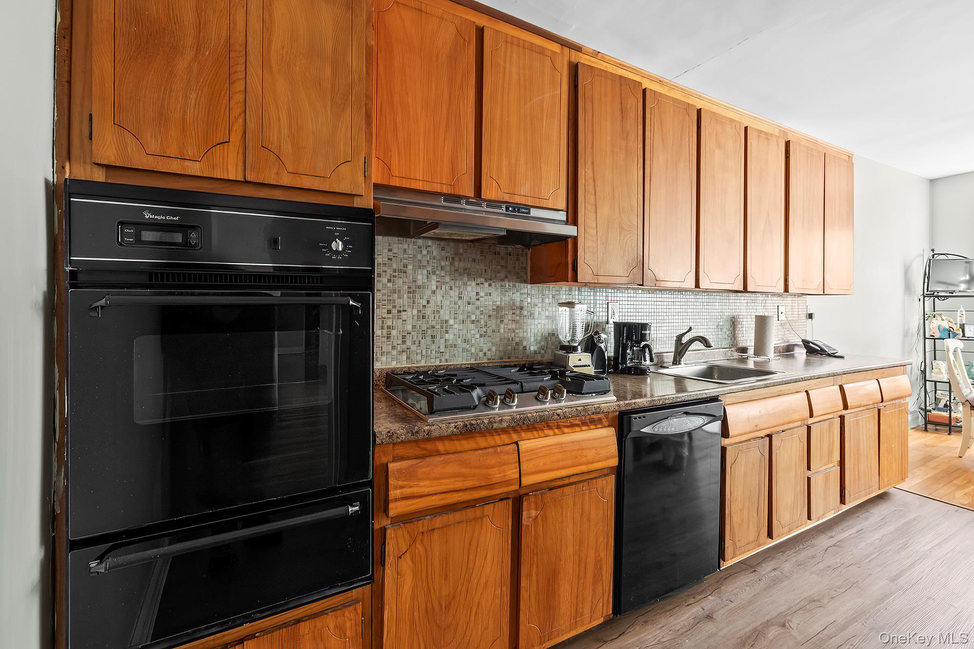 1015 Old Post Road # 2H, Mamaroneck, NY 10543