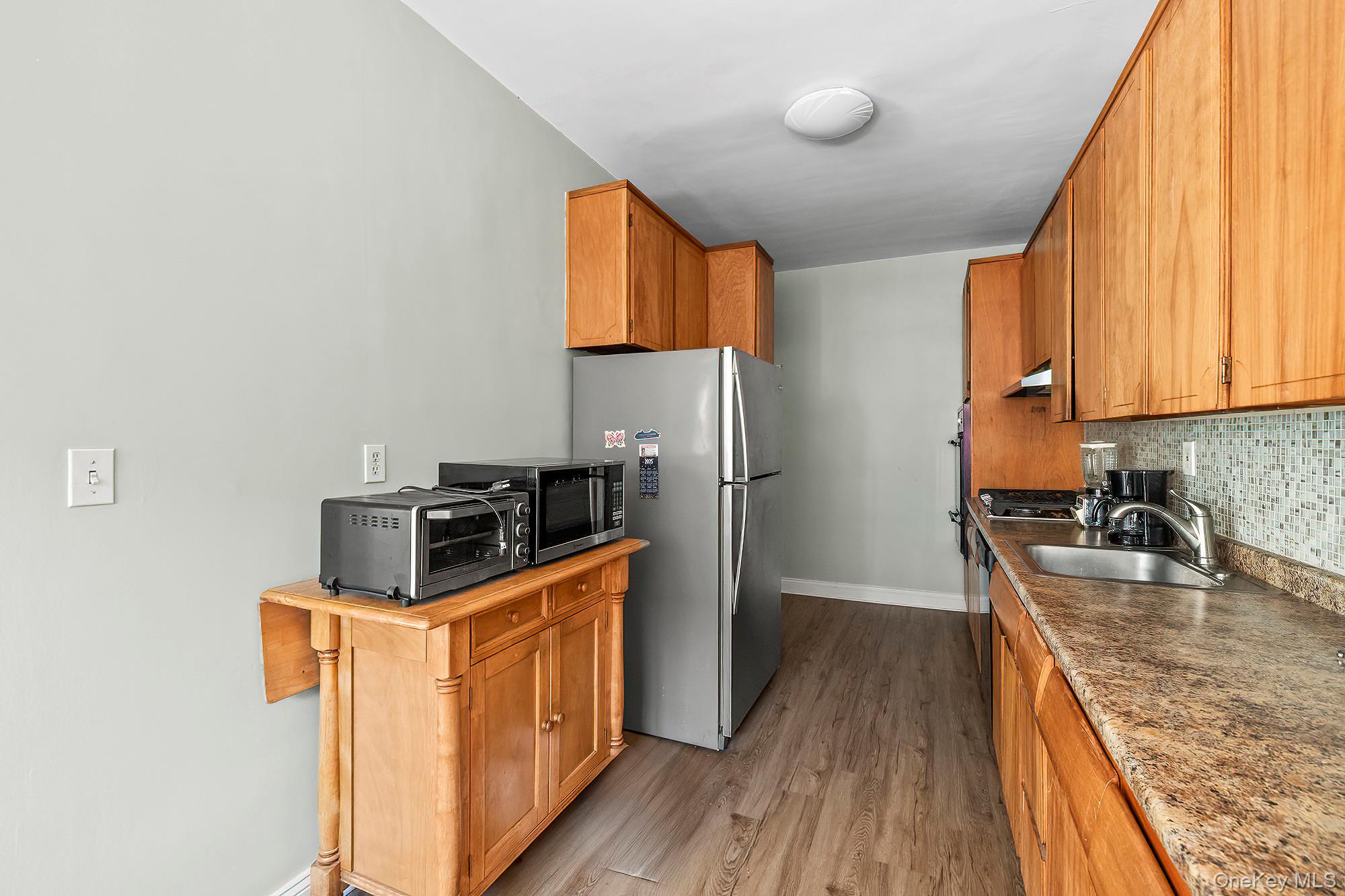 1015 Old Post Road # 2H, Mamaroneck, NY 10543