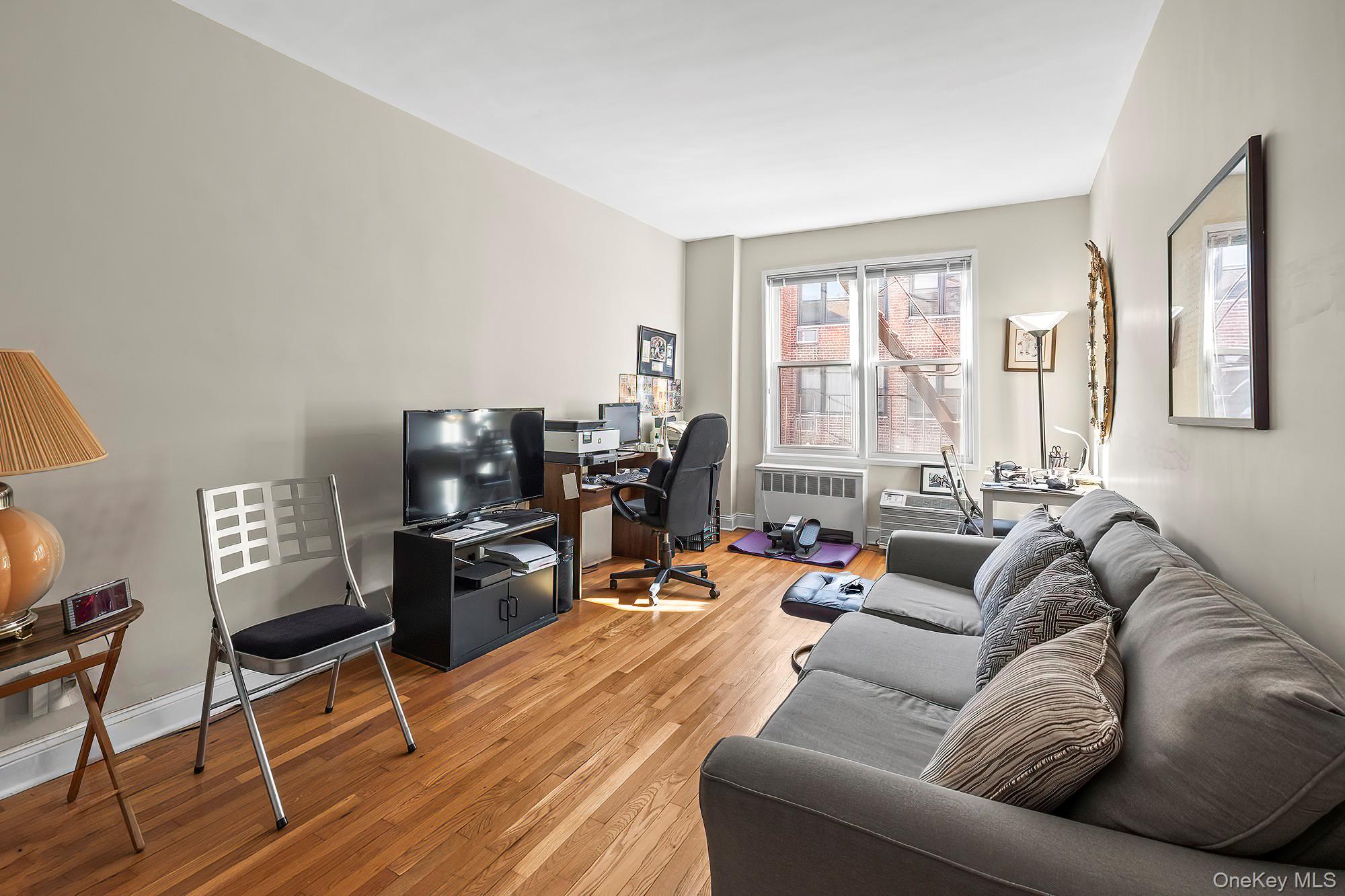 1015 Old Post Road # 2H, Mamaroneck, NY 10543