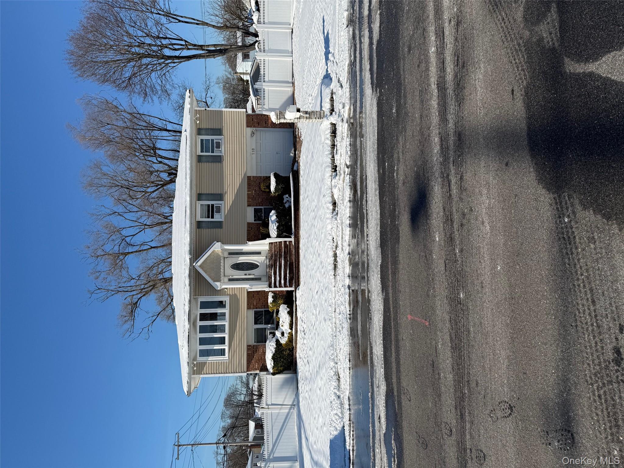 118 Lincoln Avenue, Deer Park, NY 11729