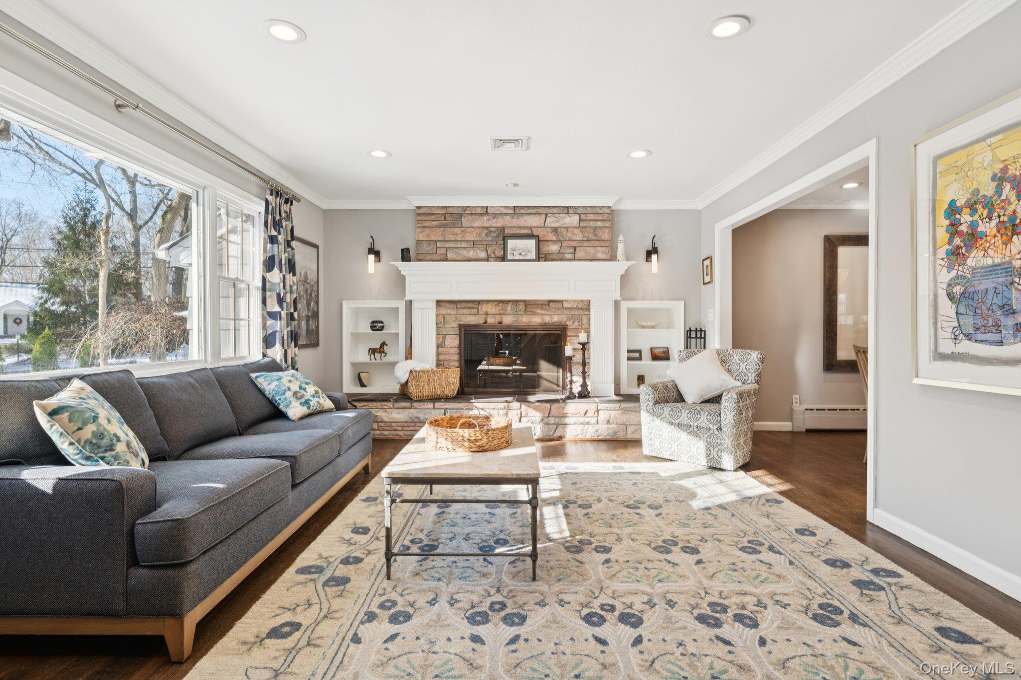 4 Paul Revere Lane, Centerport, NY 11721