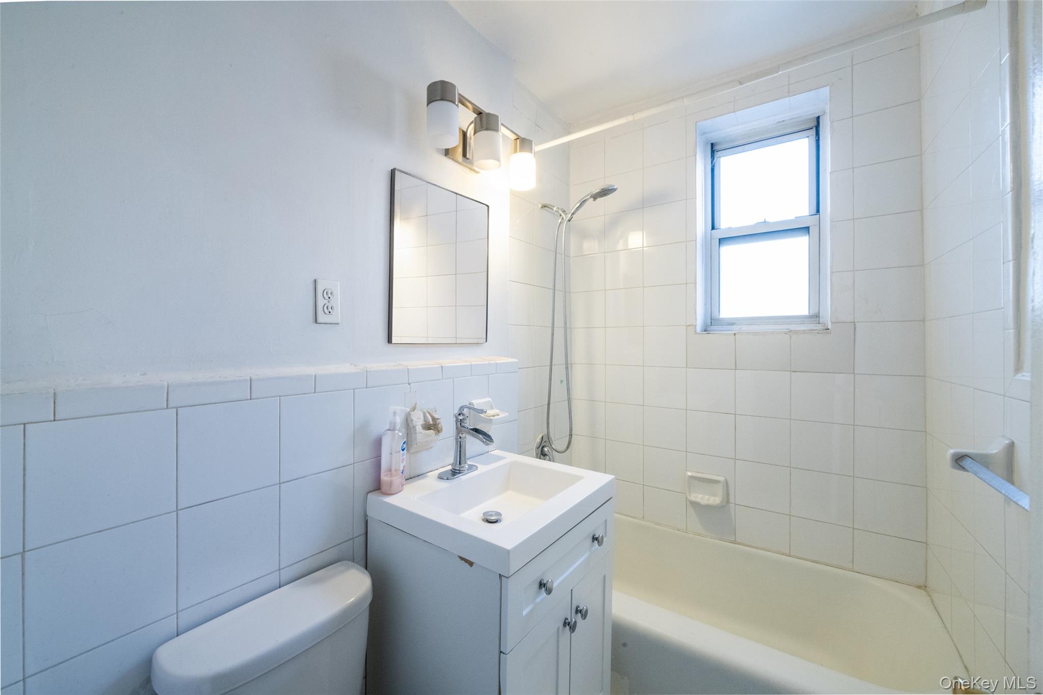 5639 Netherland Avenue # 3F, Bronx, NY 10471