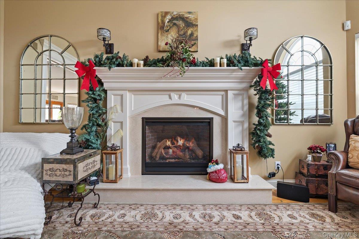 2 Pondside Court, Mount Sinai, NY 11766