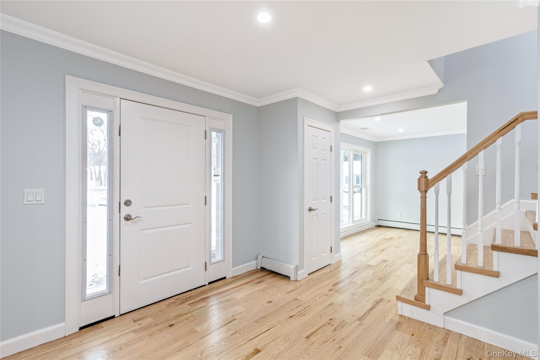 19 Stuyvesant Circle E, East Setauket, NY 11733