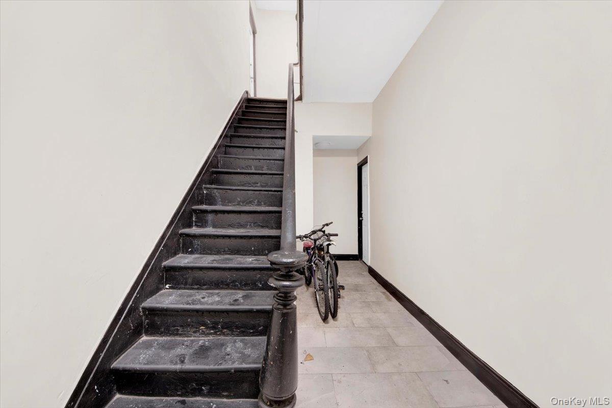 206 S 9th Avenue, Mount Vernon, NY 10550