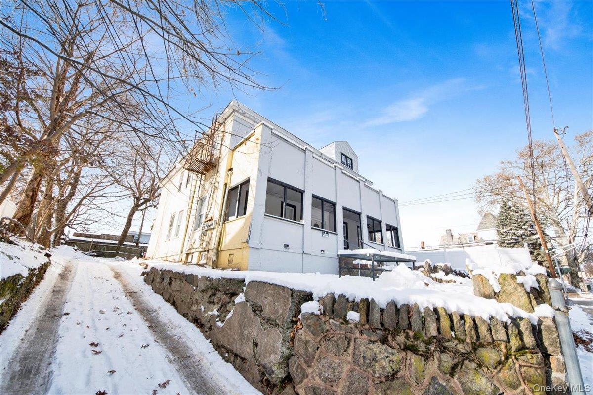 206 S 9th Avenue, Mount Vernon, NY 10550