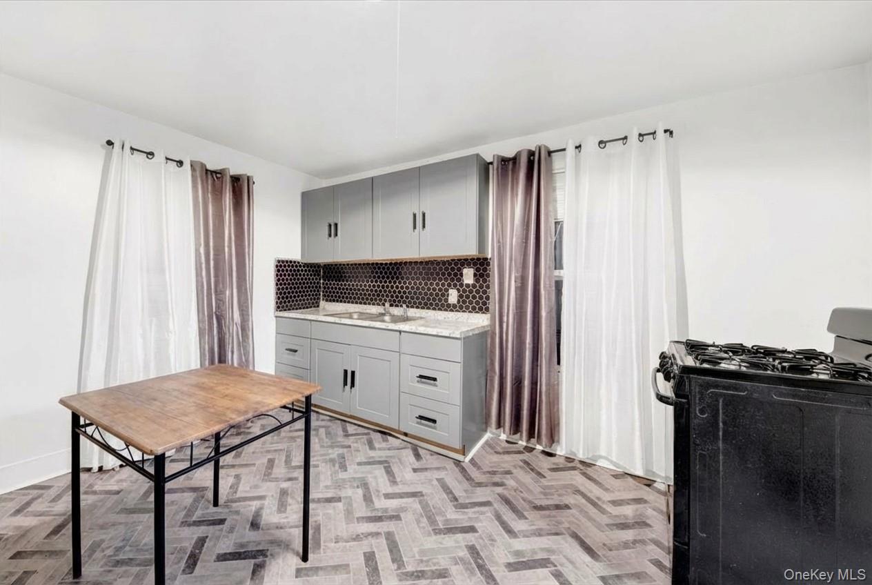 11 N 6th Avenue, Mount Vernon, NY 10550