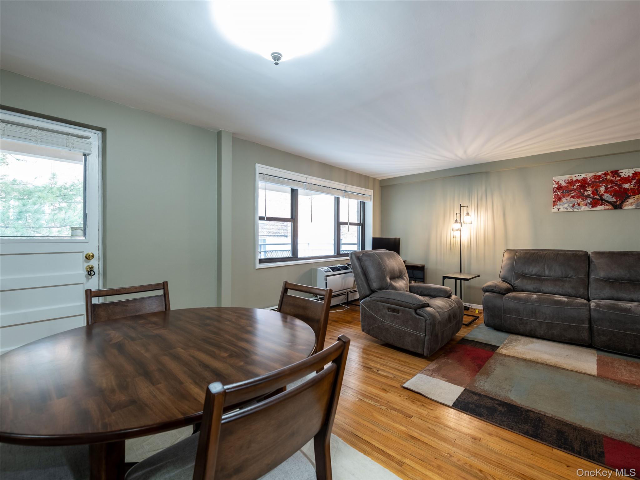 25 Park Place # 2C, Great Neck, NY 11021