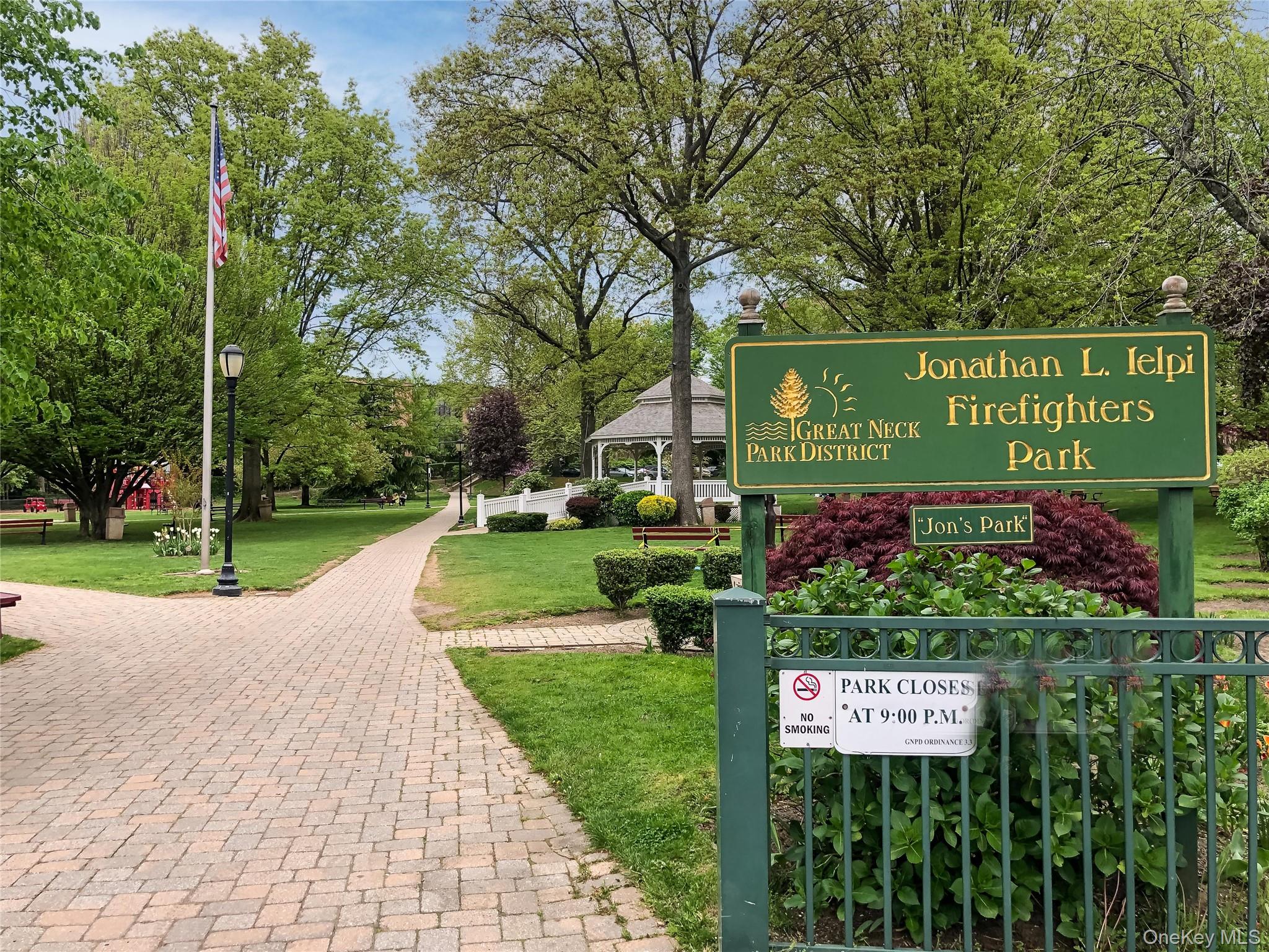 25 Park Place # 2C, Great Neck, NY 11021