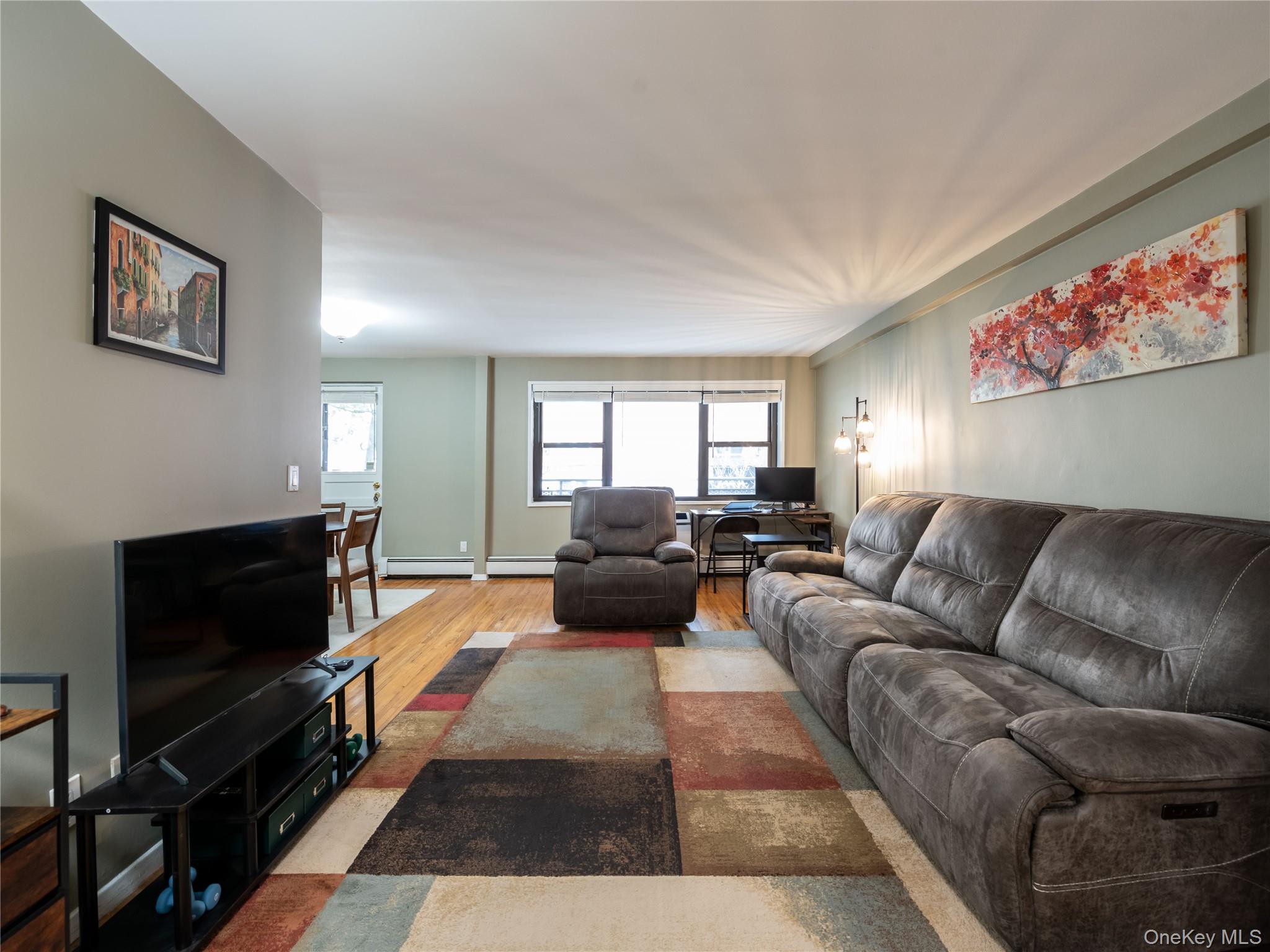 25 Park Place # 2C, Great Neck, NY 11021