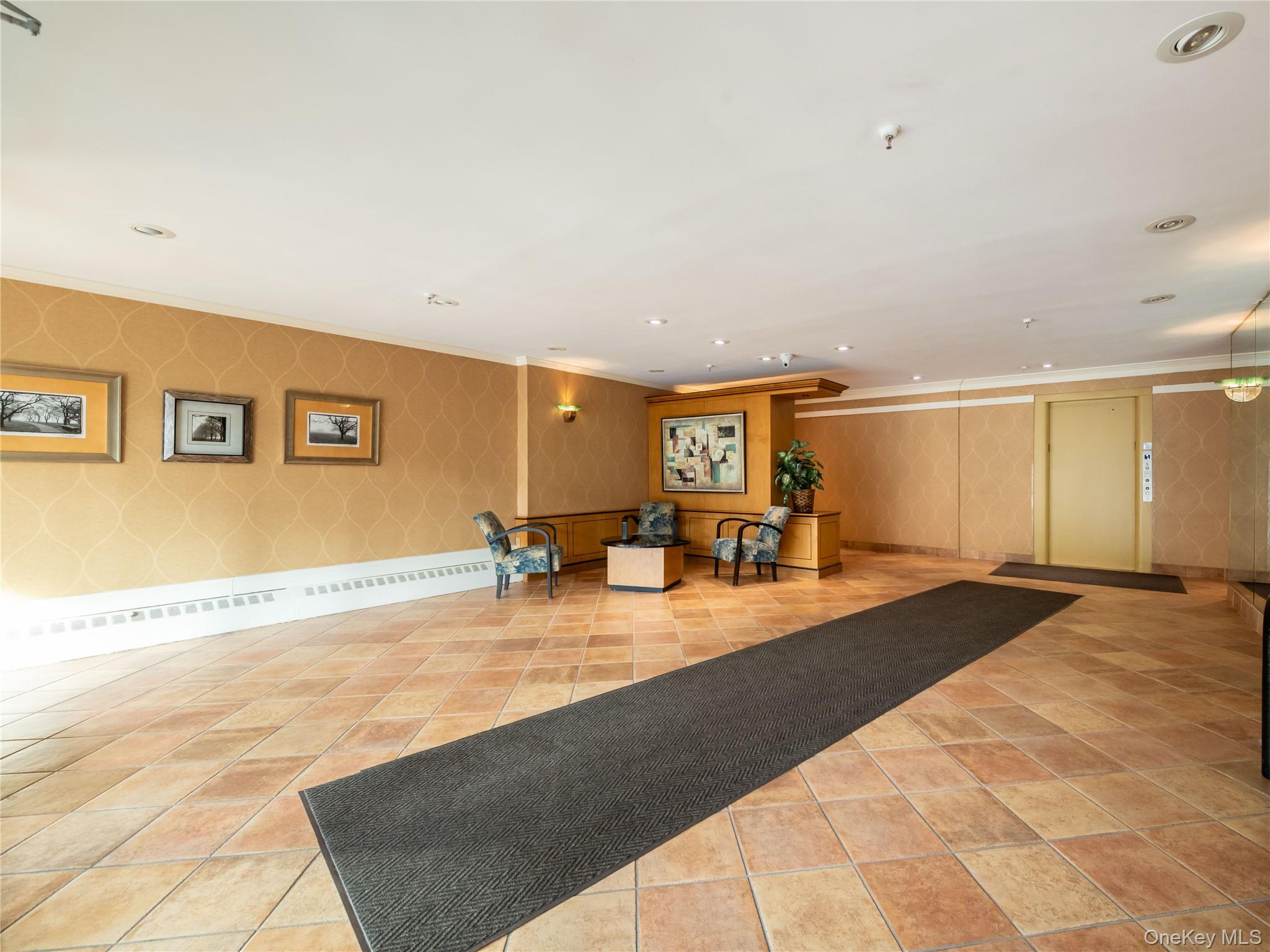 25 Park Place # 2C, Great Neck, NY 11021