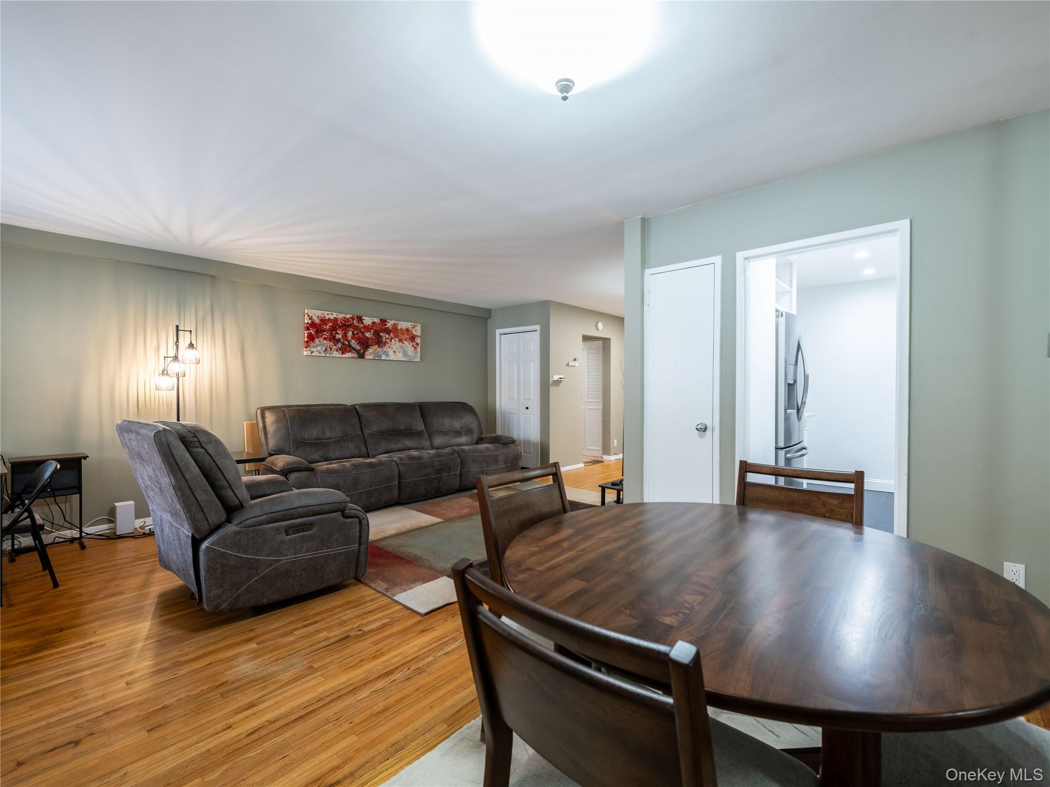 25 Park Place # 2C, Great Neck, NY 11021