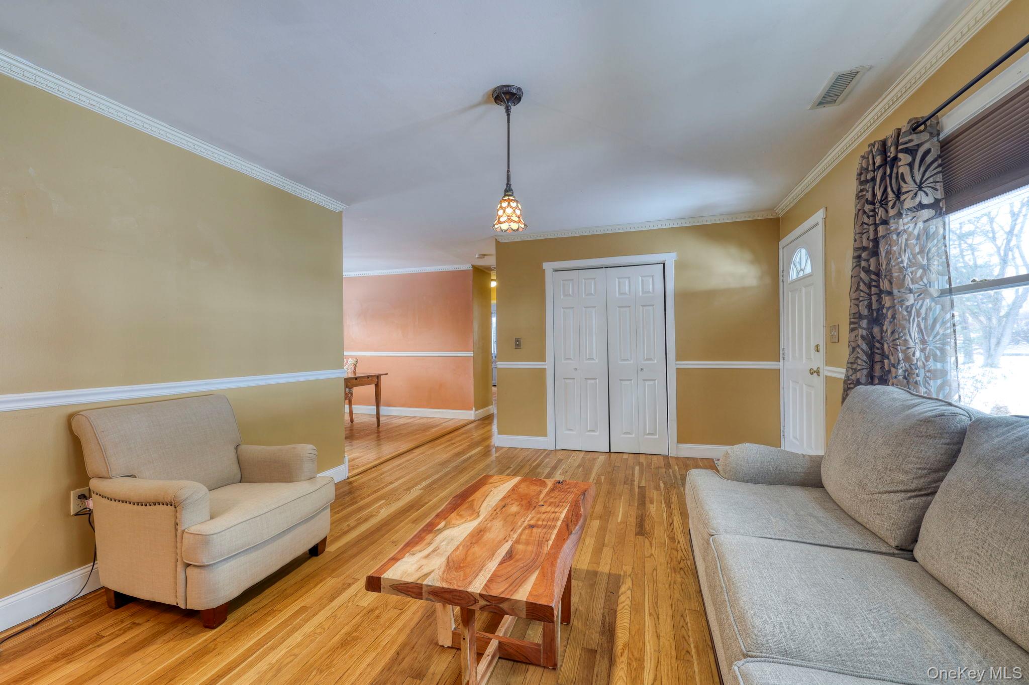 4 Verplanck Avenue, Hopewell Junction, NY 12533