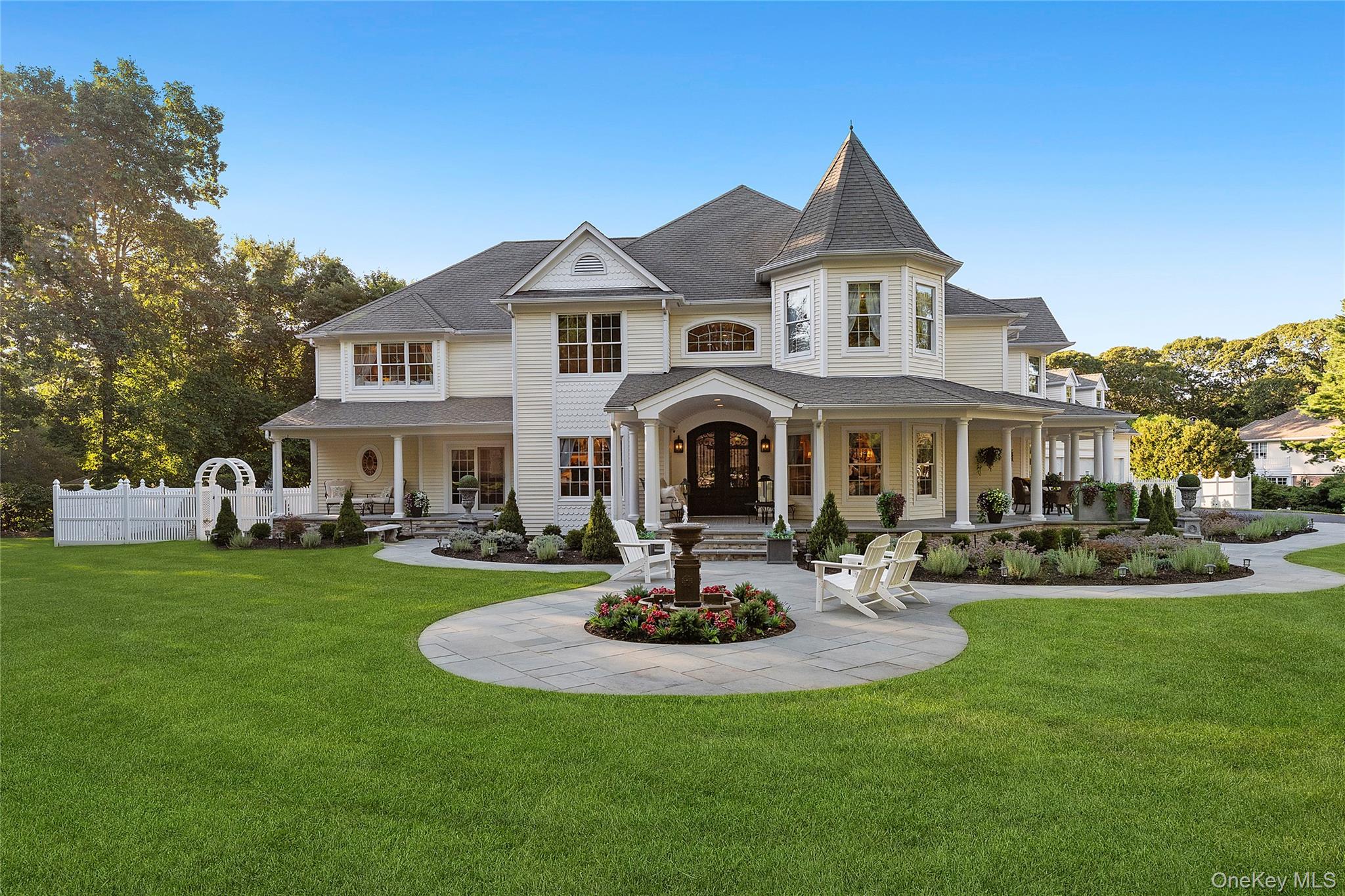 2 N Harbor Down, Miller Place, NY 11764