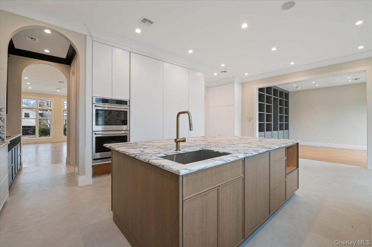 772 Park Lane, North Woodmere, NY 11581