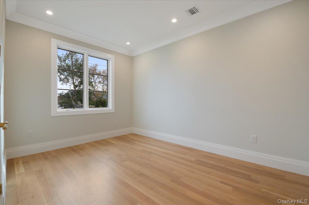 772 Park Lane, North Woodmere, NY 11581