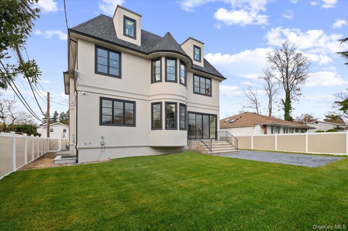 772 Park Lane, North Woodmere, NY 11581