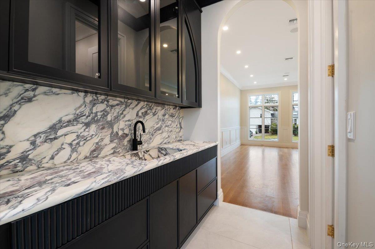 772 Park Lane, North Woodmere, NY 11581