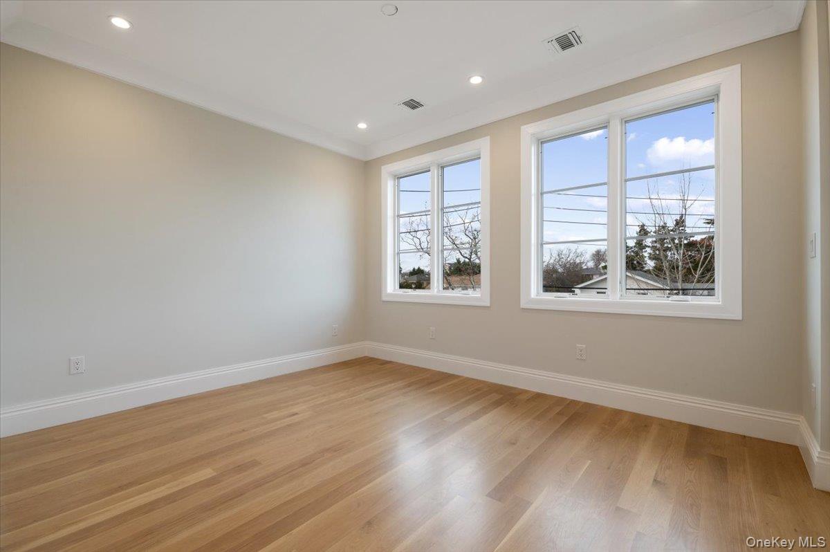 772 Park Lane, North Woodmere, NY 11581