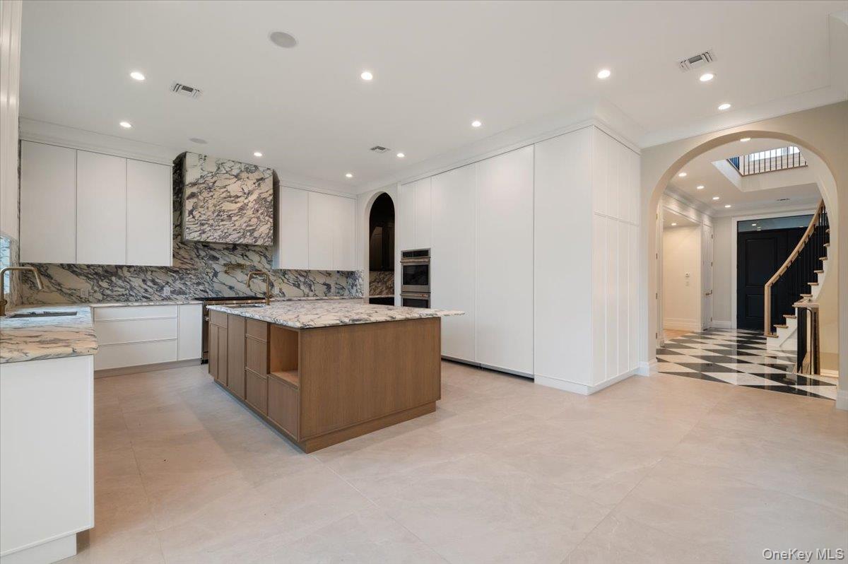 772 Park Lane, North Woodmere, NY 11581