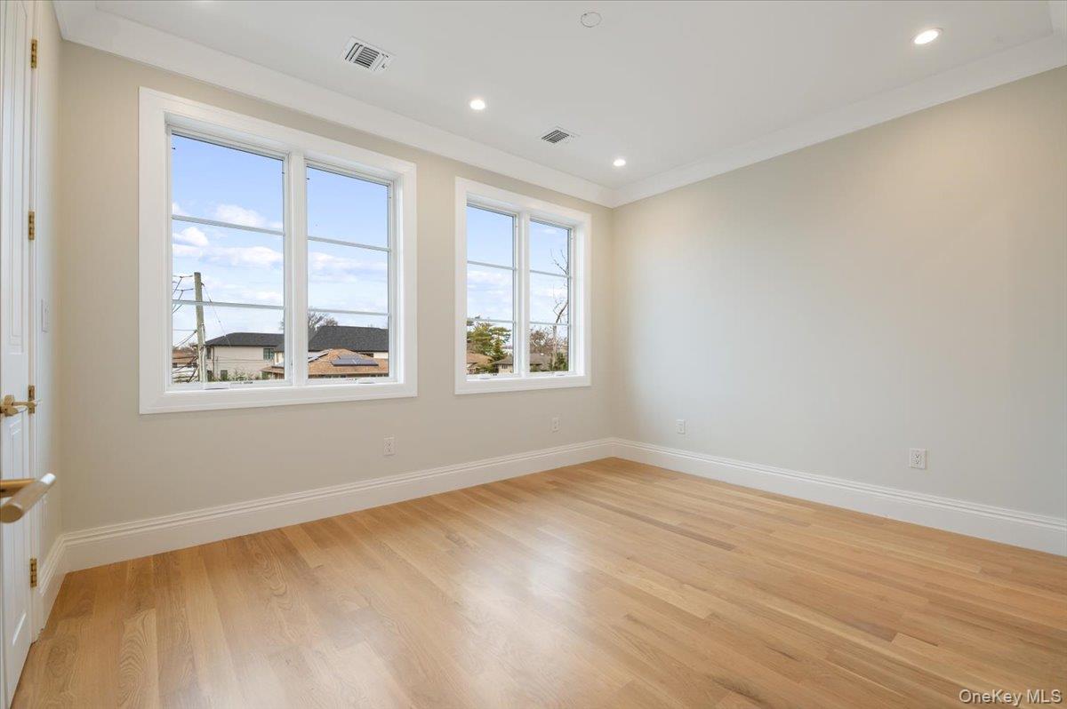 772 Park Lane, North Woodmere, NY 11581